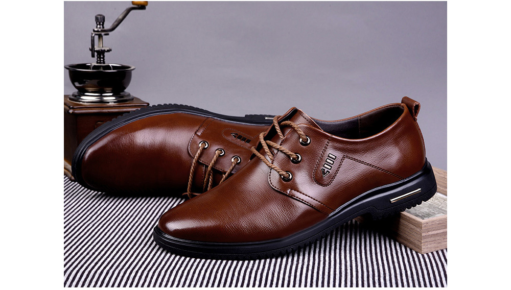 Men's Winter British Style Increased Height Casual Shoes model show Men's Winter British Style Increased Height Casual Shoes model show
