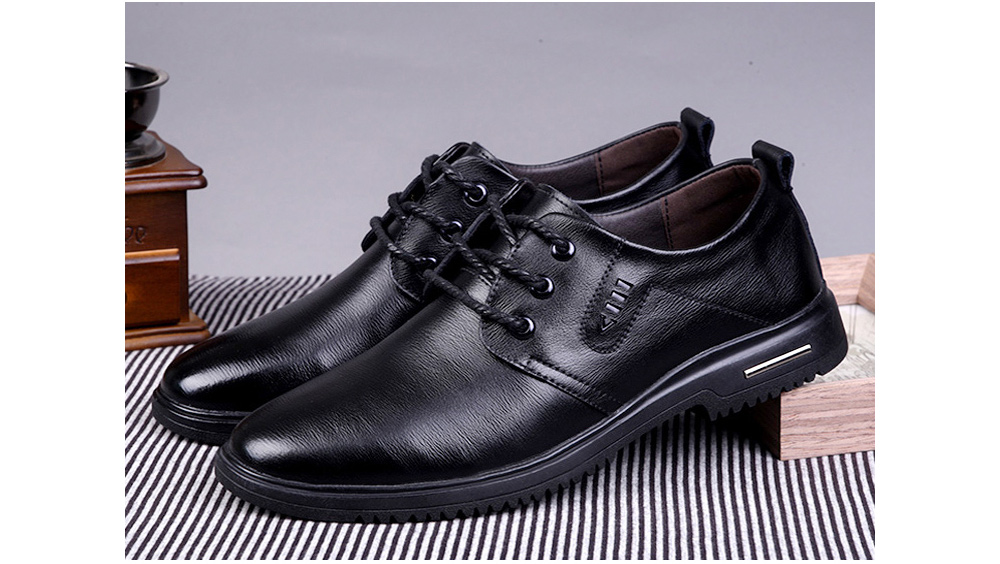 Men's Winter British Style Increased Height Casual Shoes model show Men's Winter British Style Increased Height Casual Shoes model show